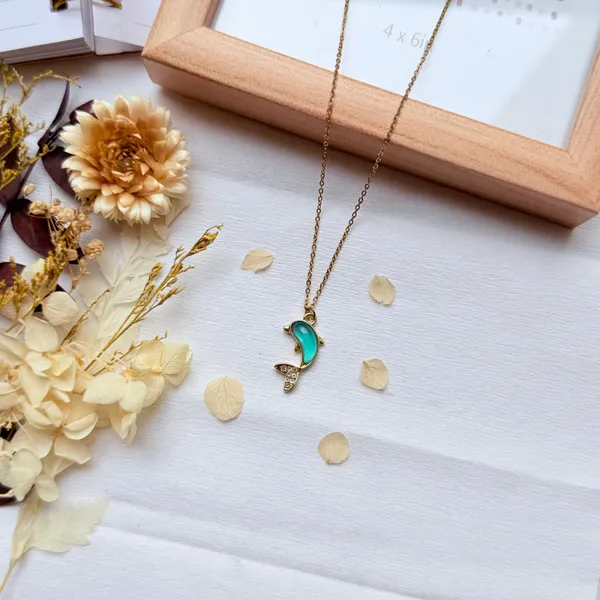 Gold_Diamond_Dolphin_Locket